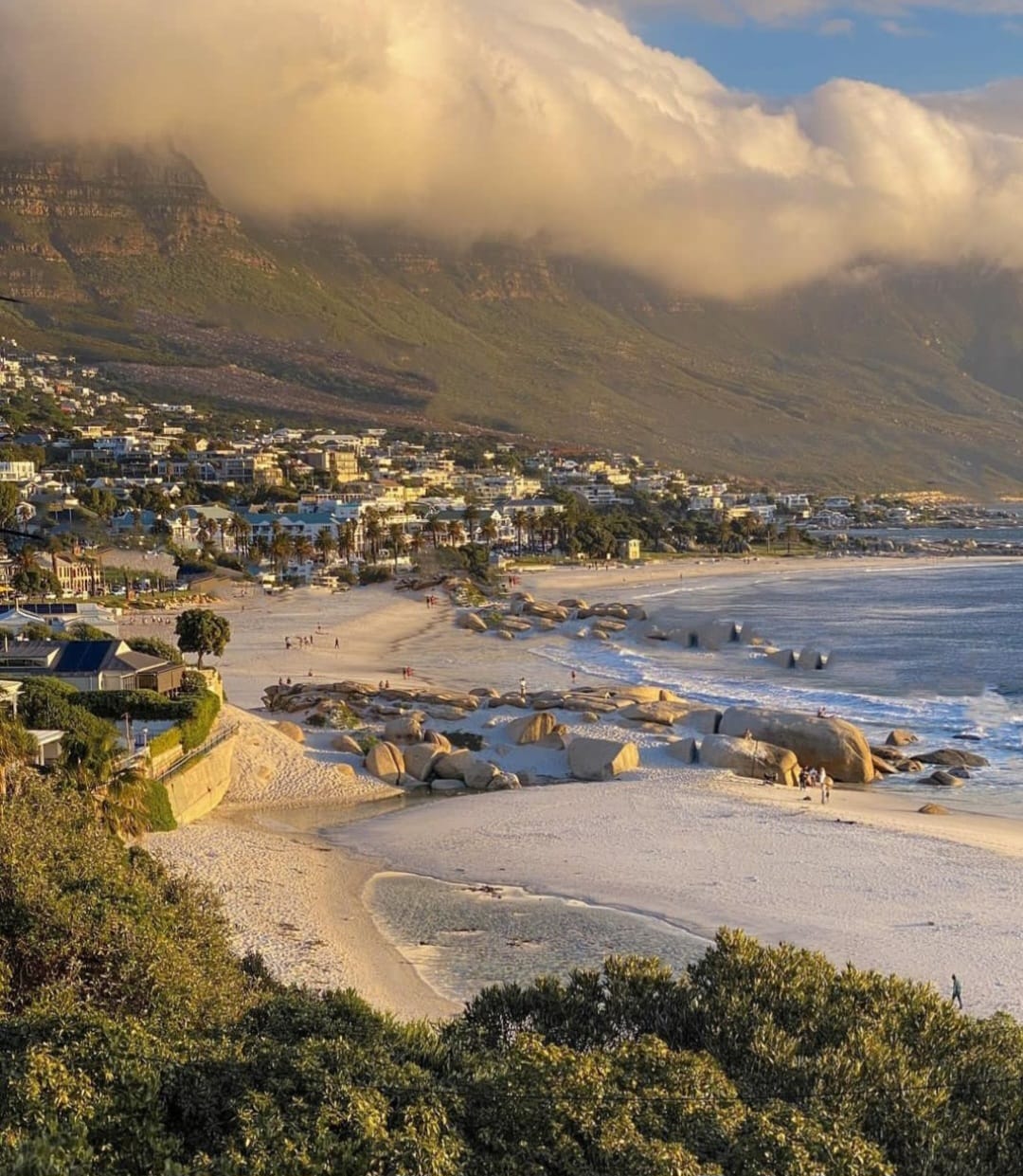 Camps Bay Tour Guide